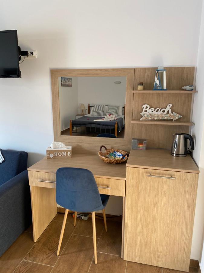 Grande Blue Suites With Private Bay Архангелос Екстериор снимка